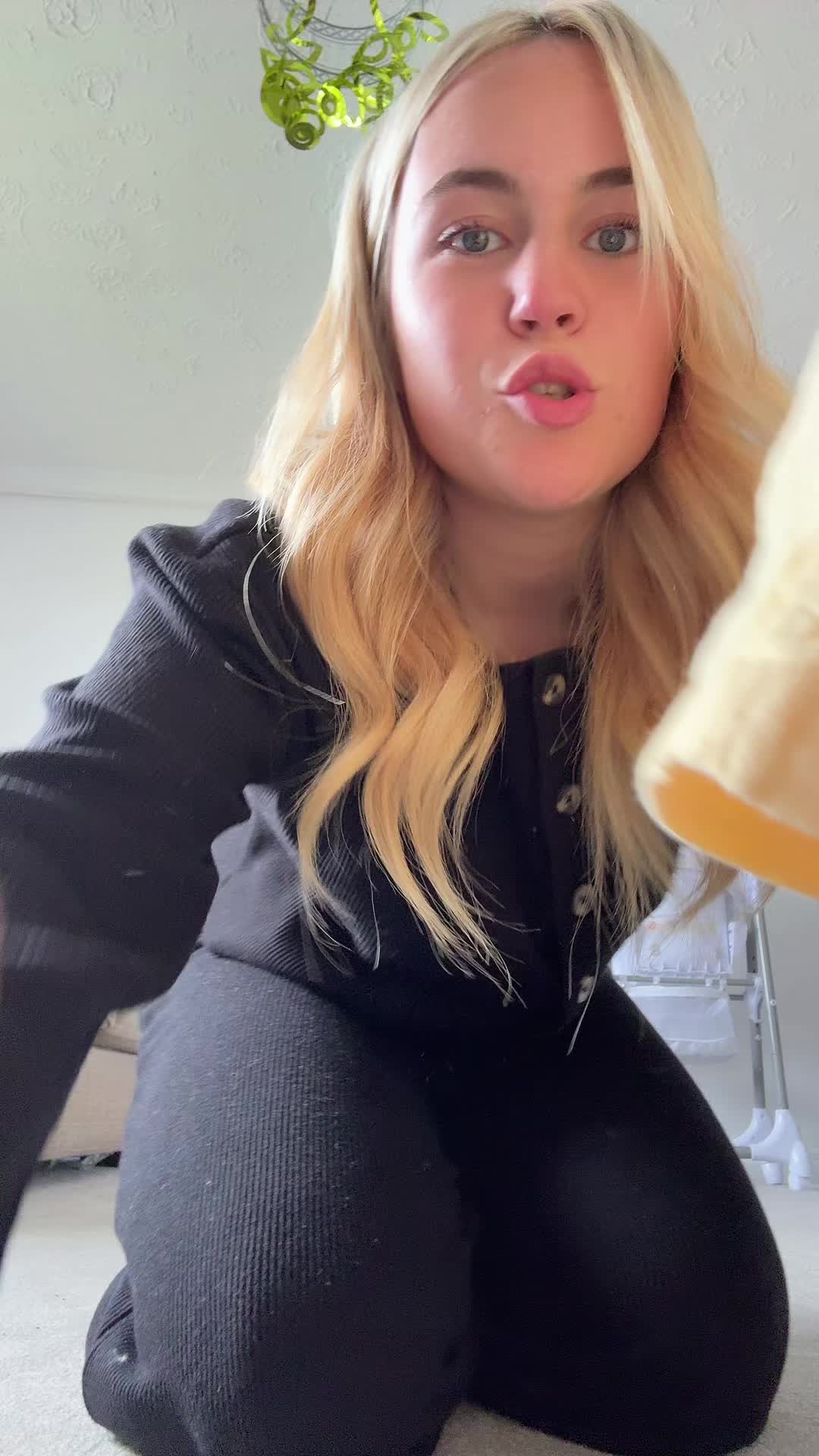 @𝐌𝐨𝐥𝐥𝐢𝐞🤍