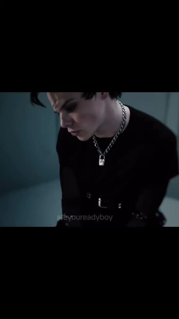 @𝄞tiana (yungbluds version)𝄞
