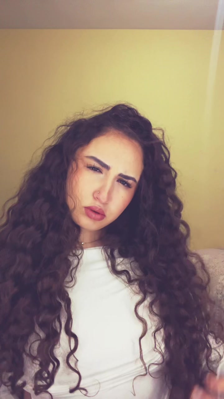 @yasmina.