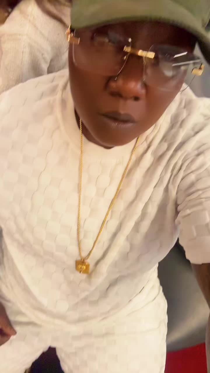 @Etoile DE LONDRE🚀🇨🇮😎🏳️🌈