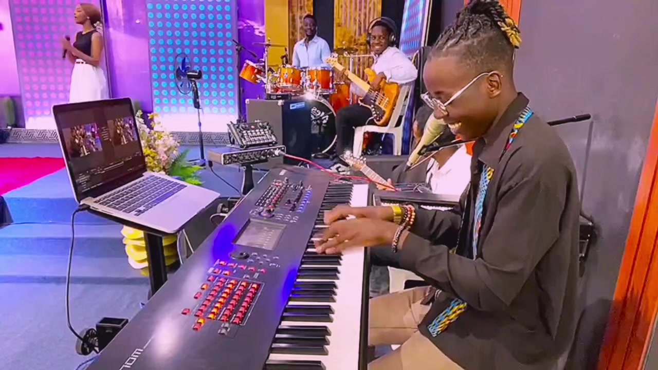 @Boni on the keyz