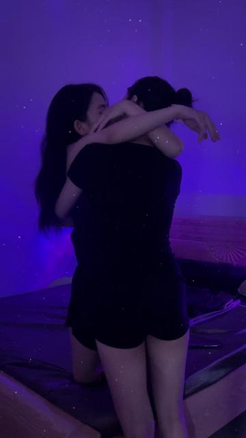 @2girl1830