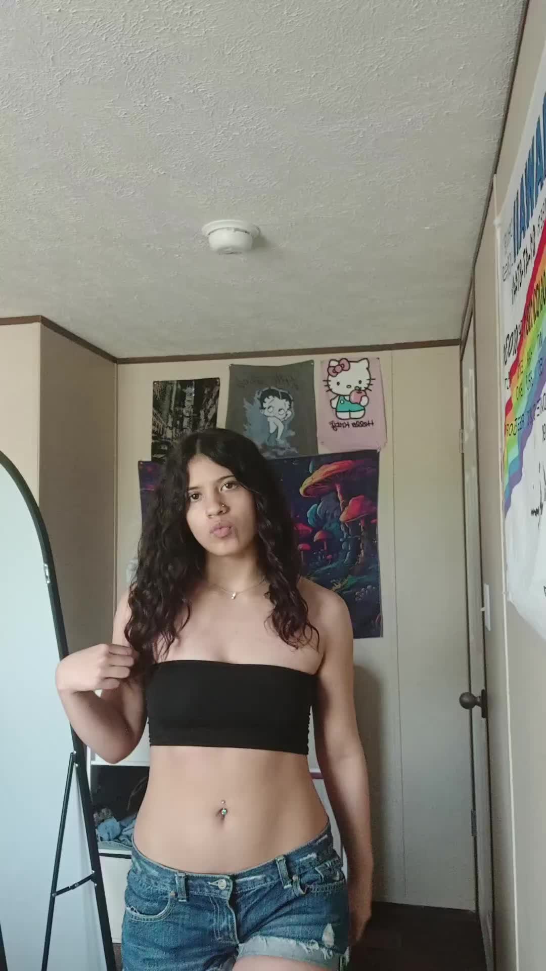 @🦄