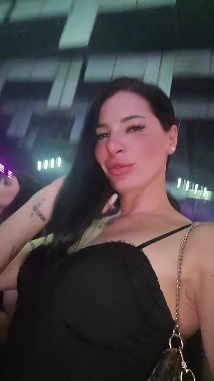 @Smeralda 🗝️✈️🍸💎