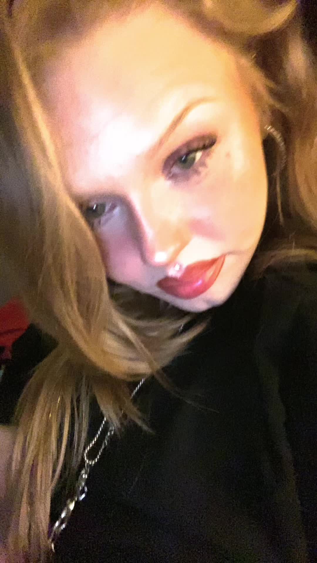 @Keezi