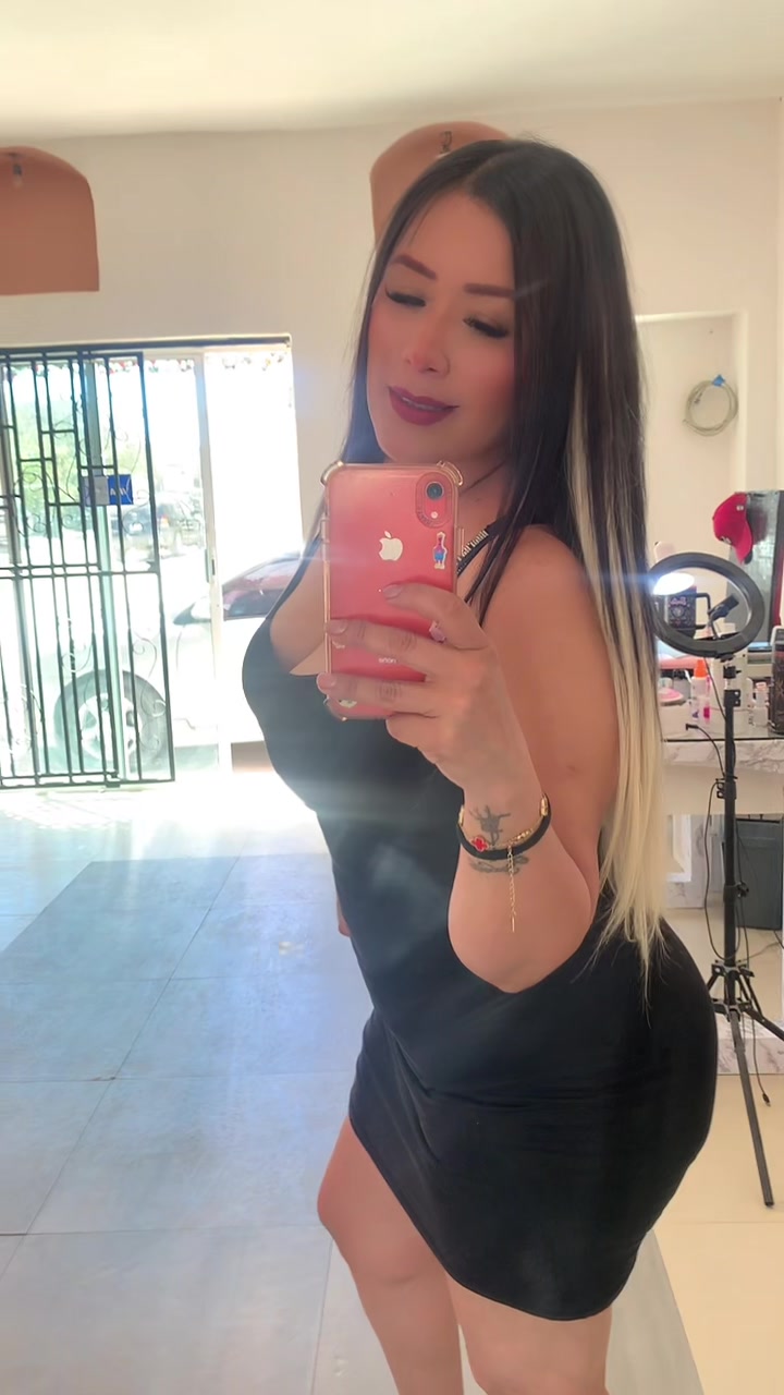 @Bella