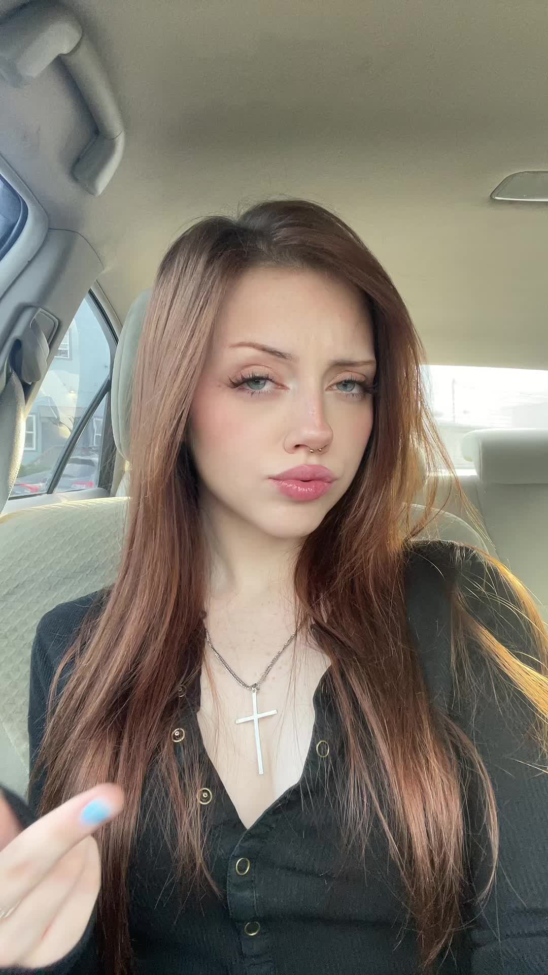 @bella