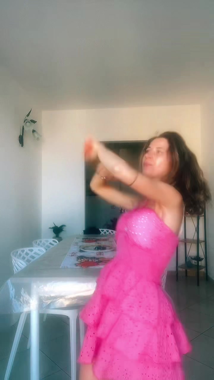 @Anna ✨️🩷⚘️🌊💄🦋