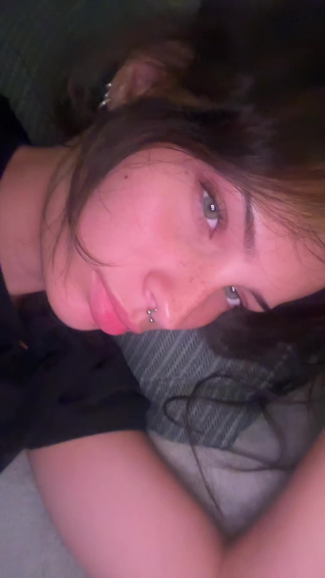 @:3