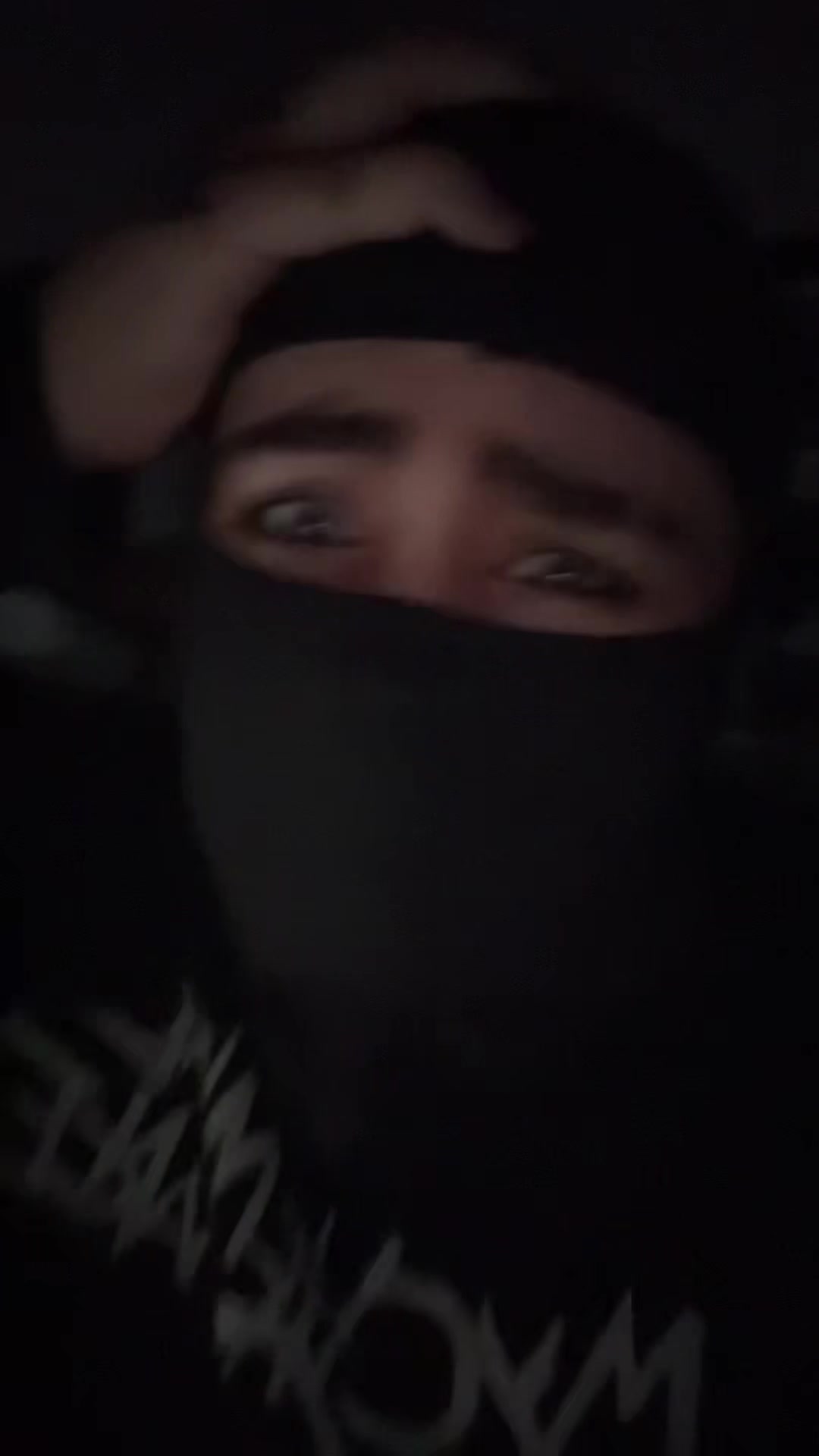 @🖤