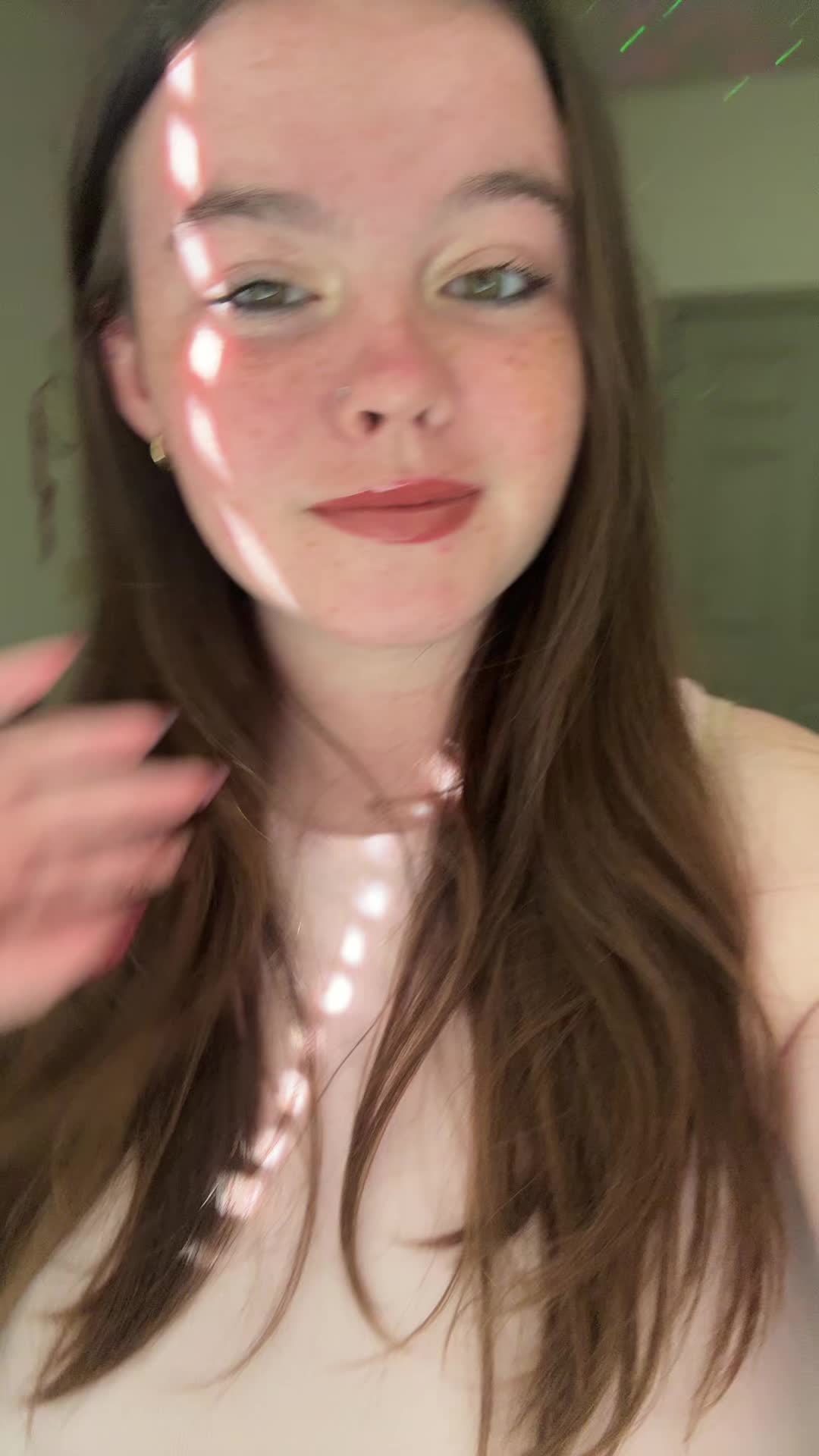 @lilyyyrrosee