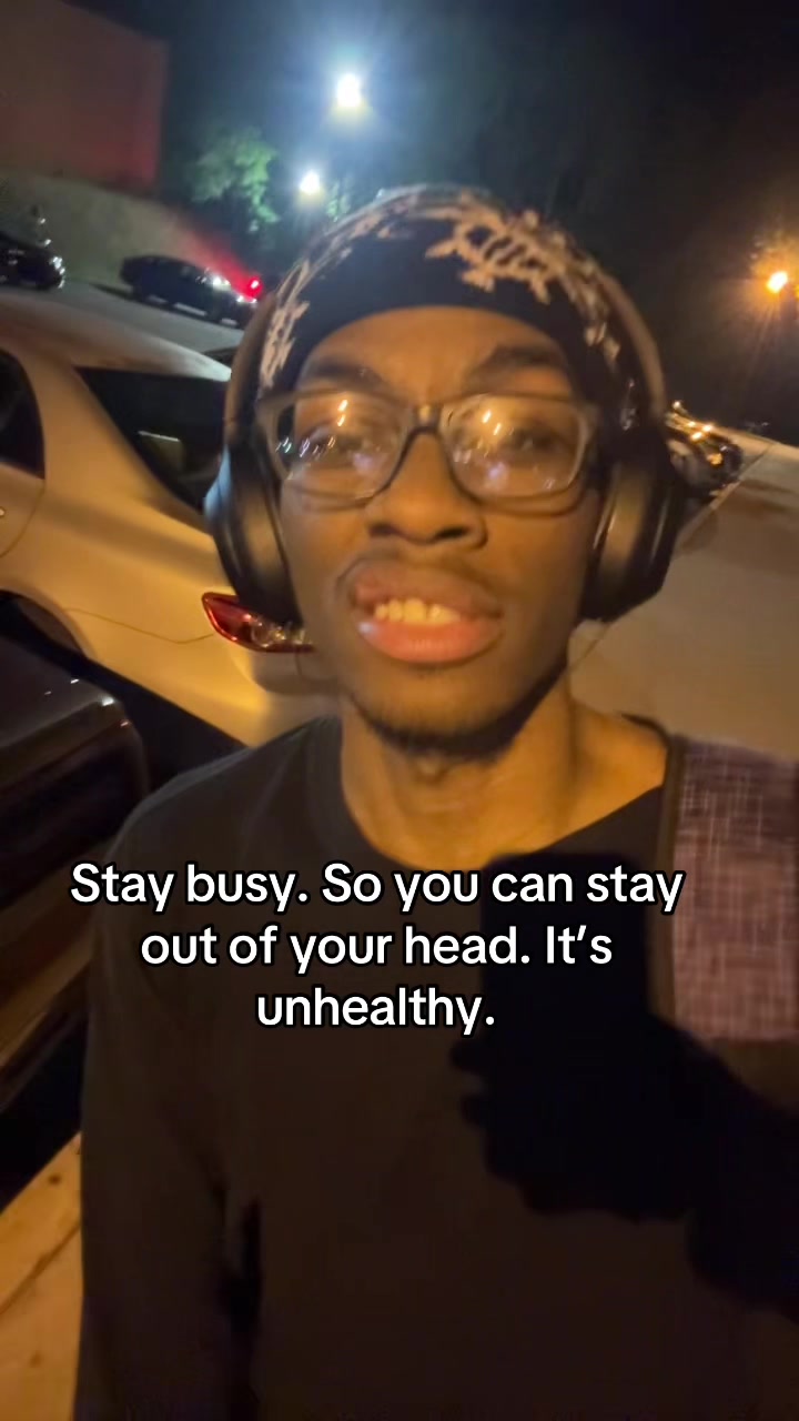 @sombr
