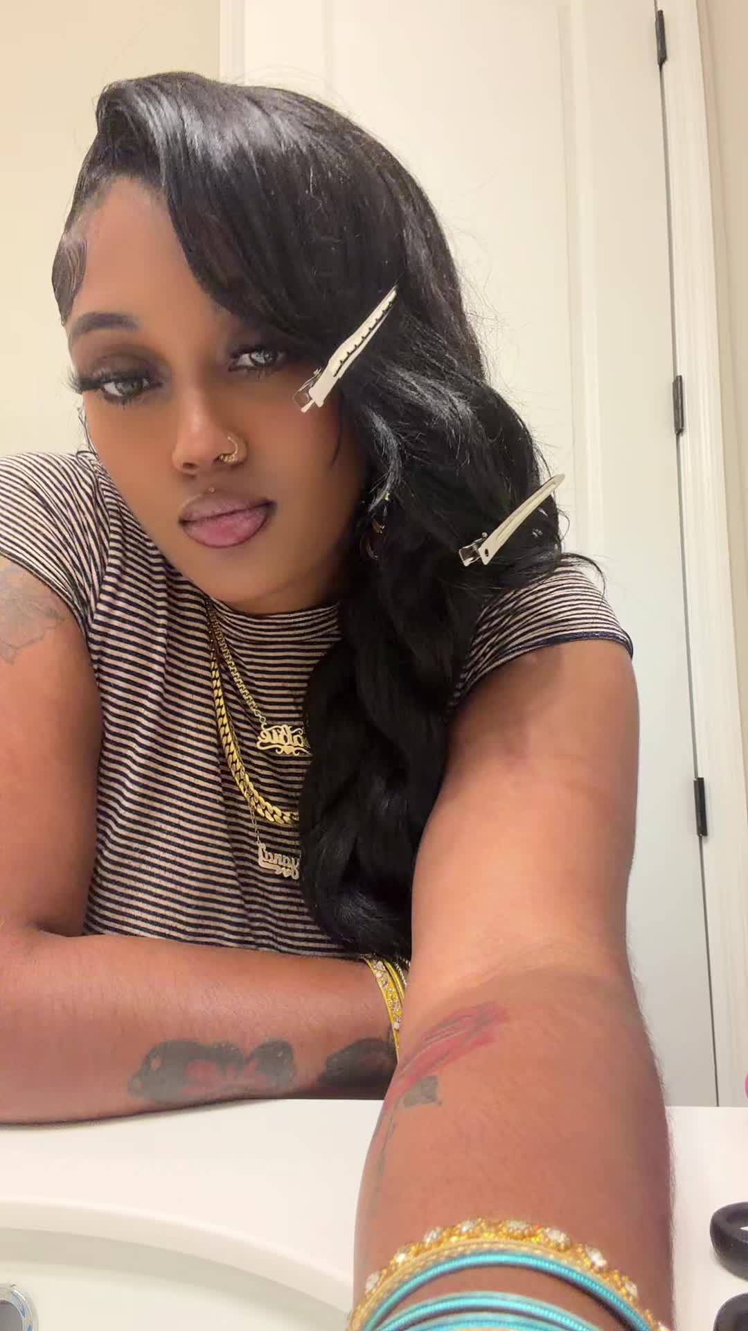 @Sheprettymoody