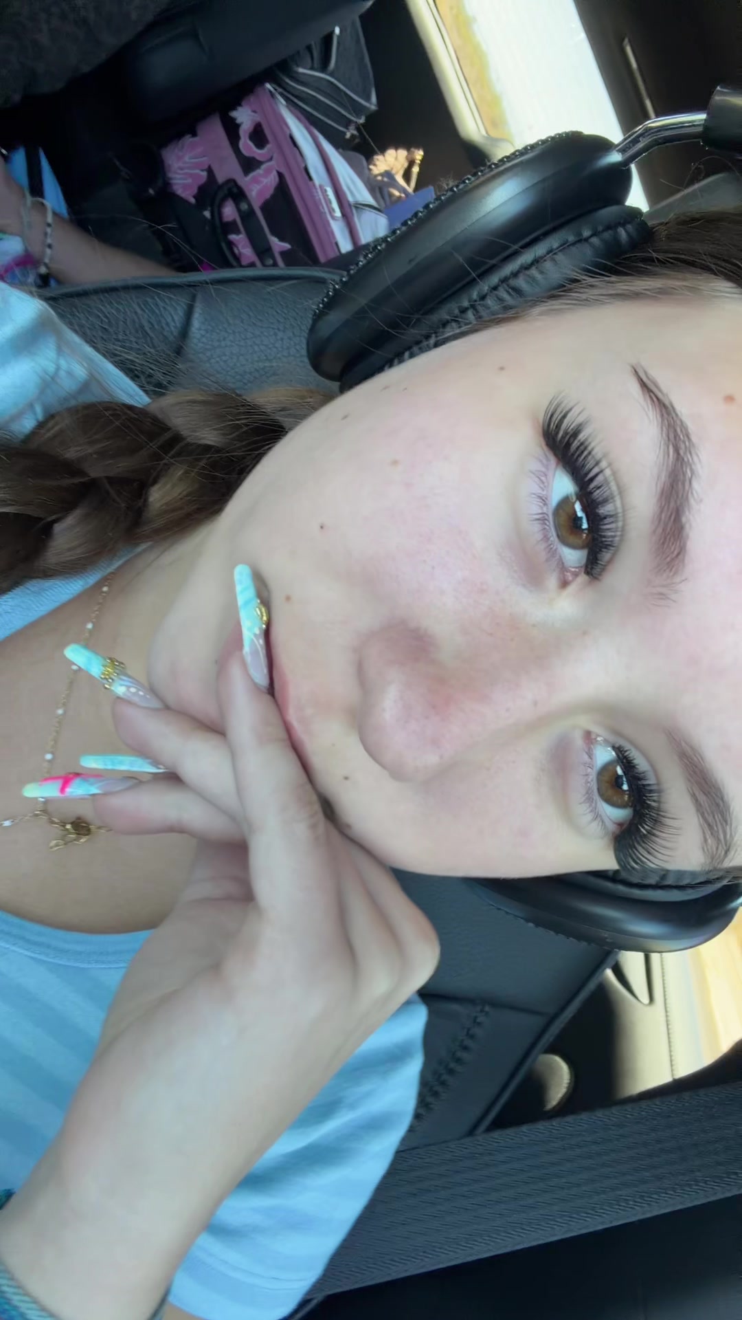 @…
