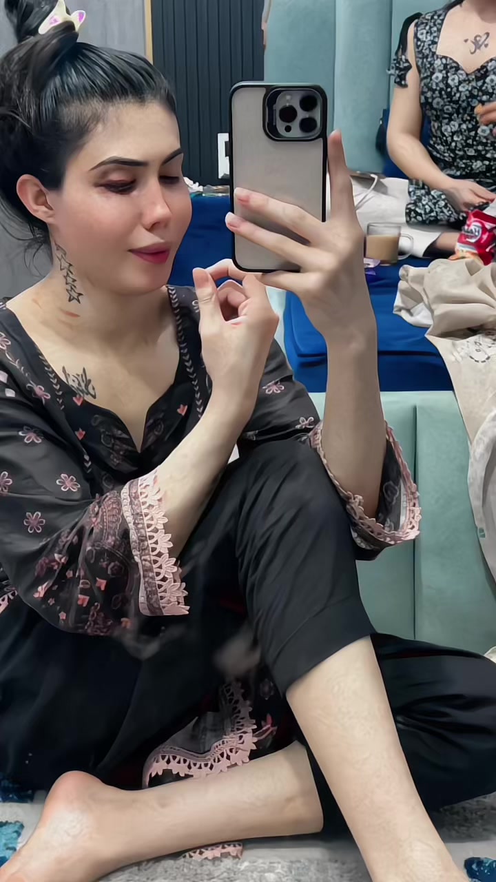 @APPLE 44 🍎🍎
