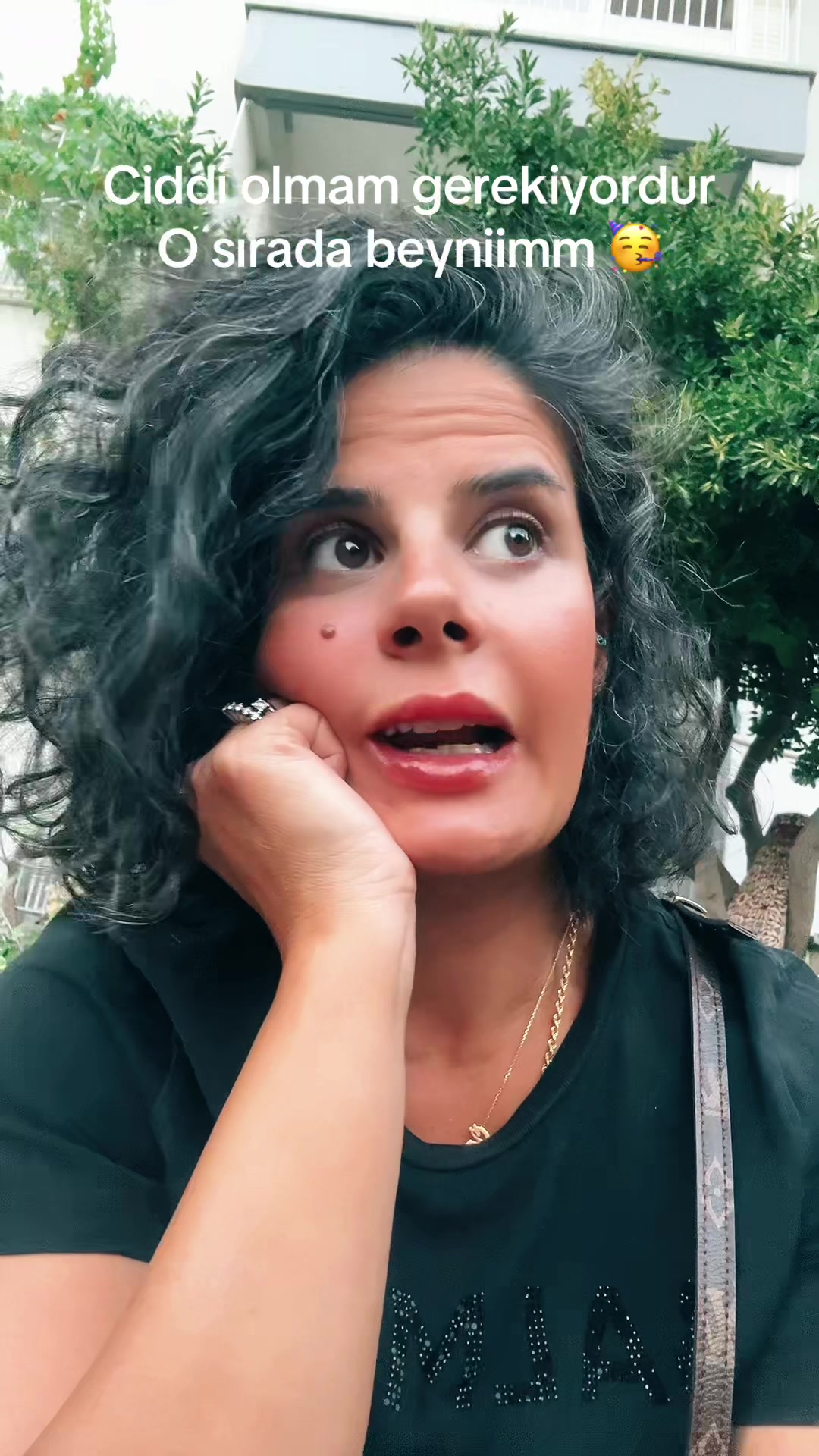 @Makbule Hanım Kızınız
