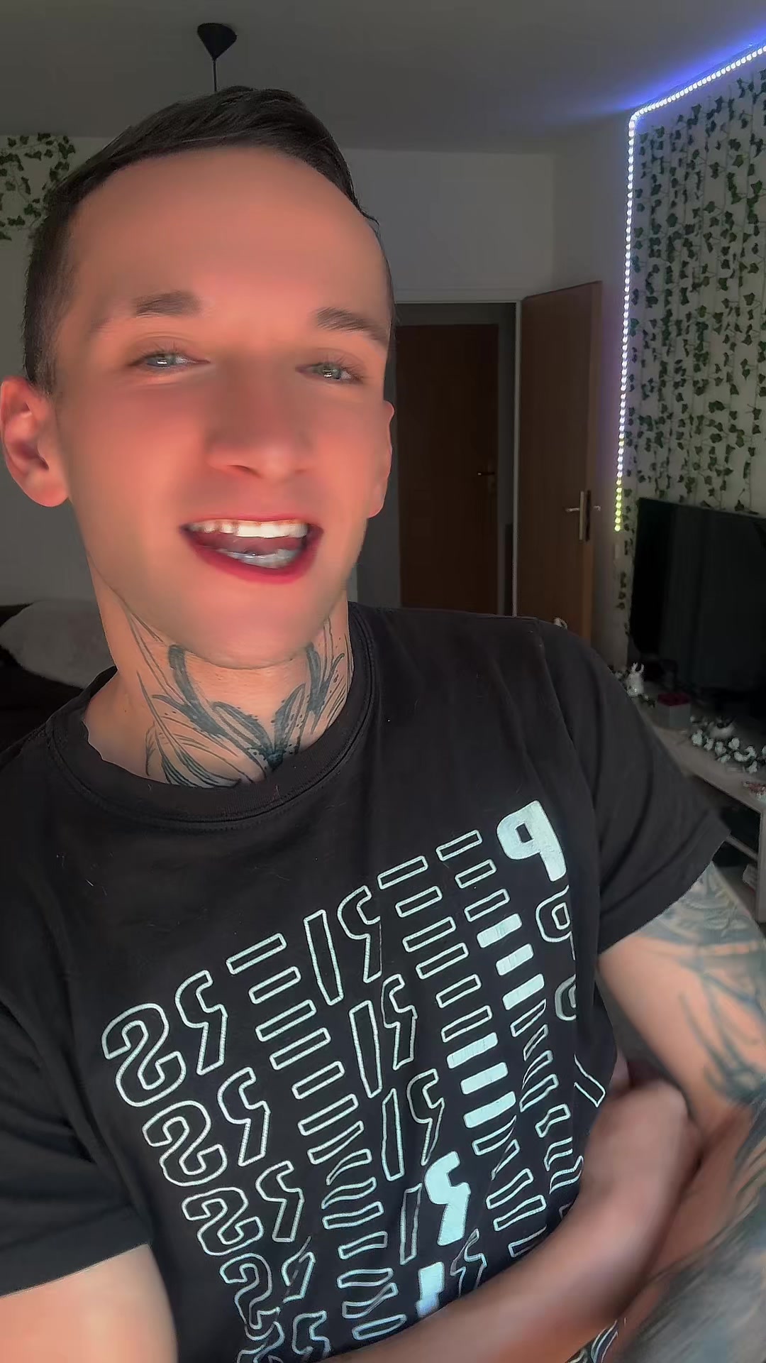 @Itsofficialsimon