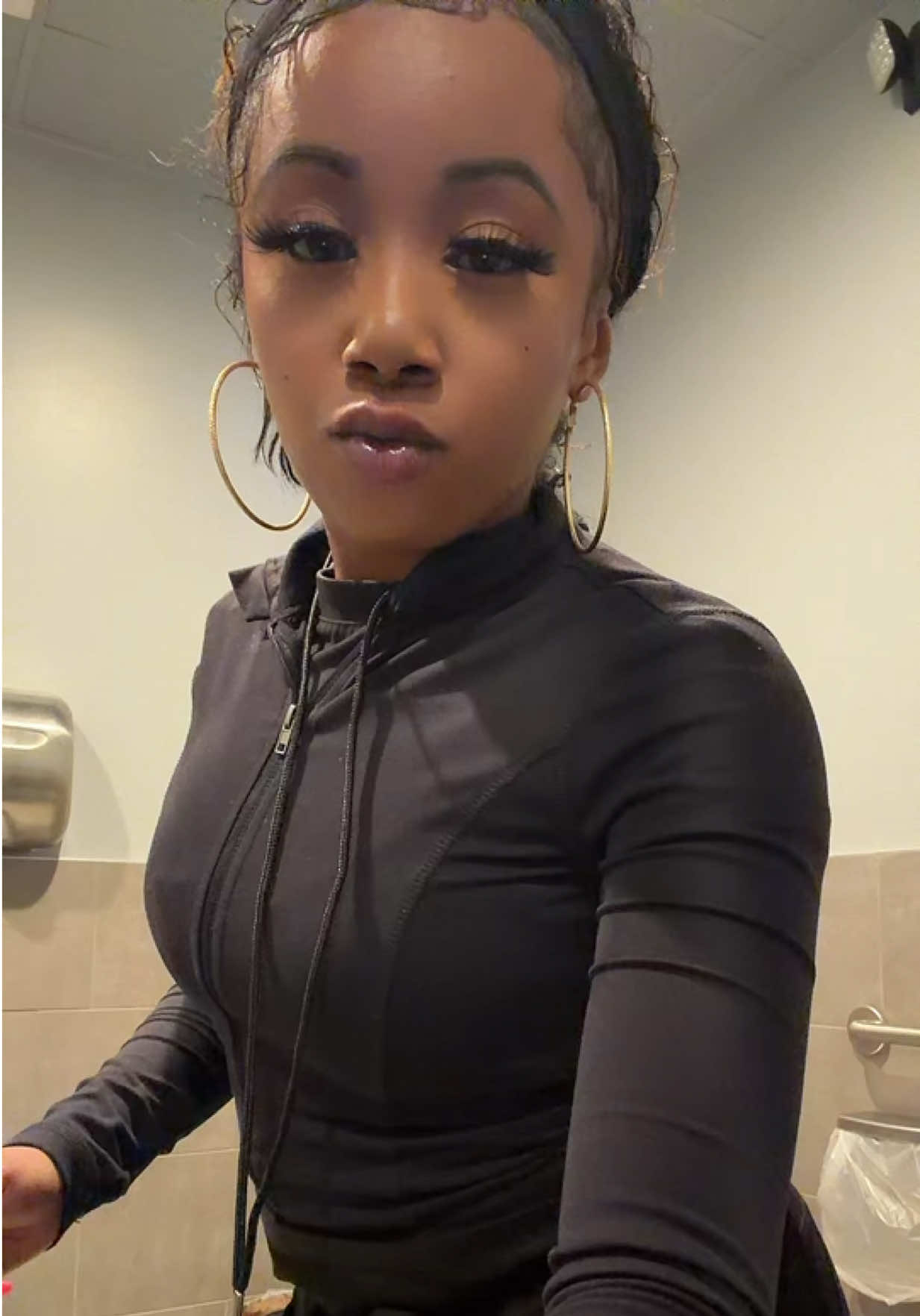 @LADY7