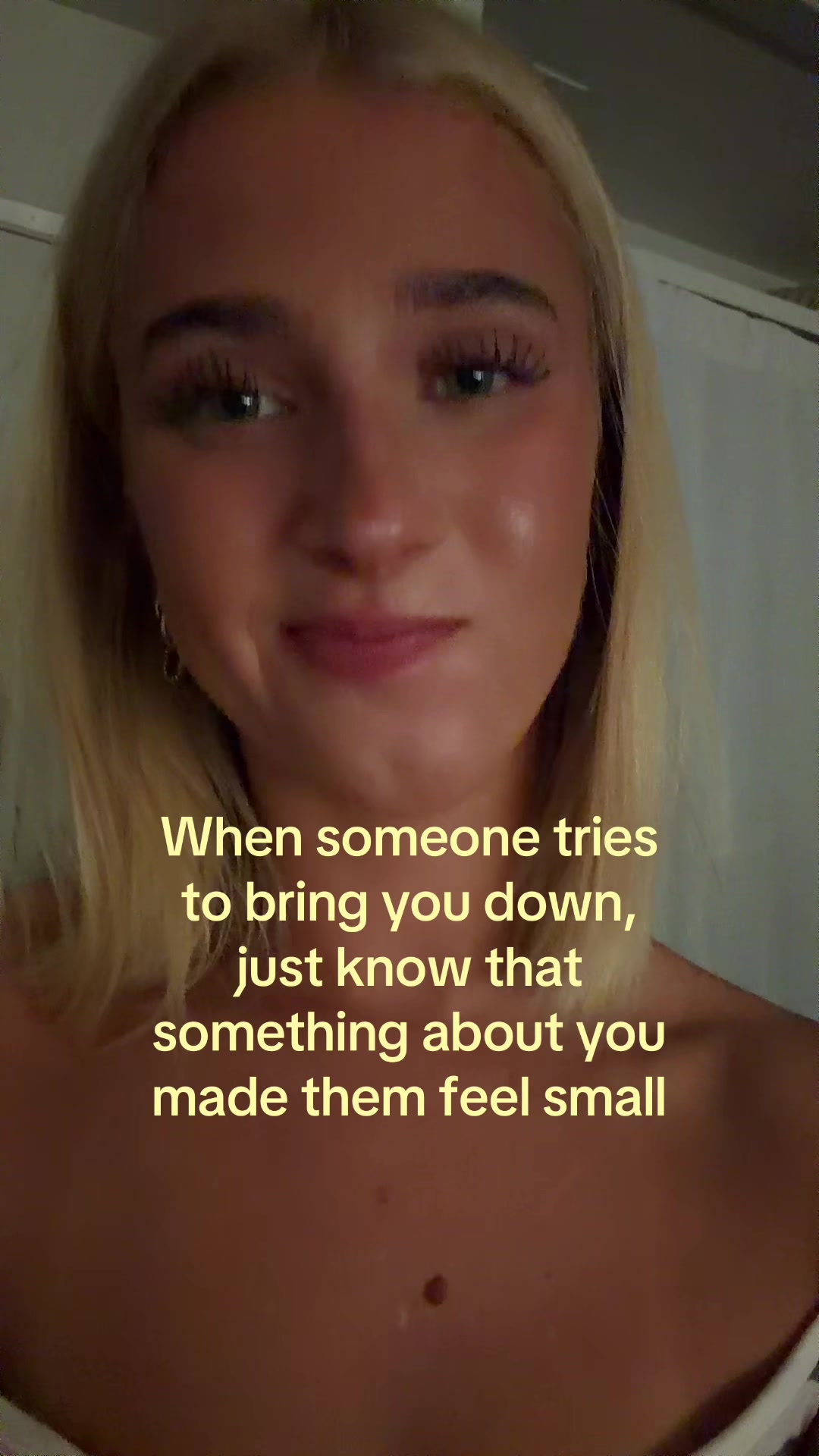 @theelliebarker