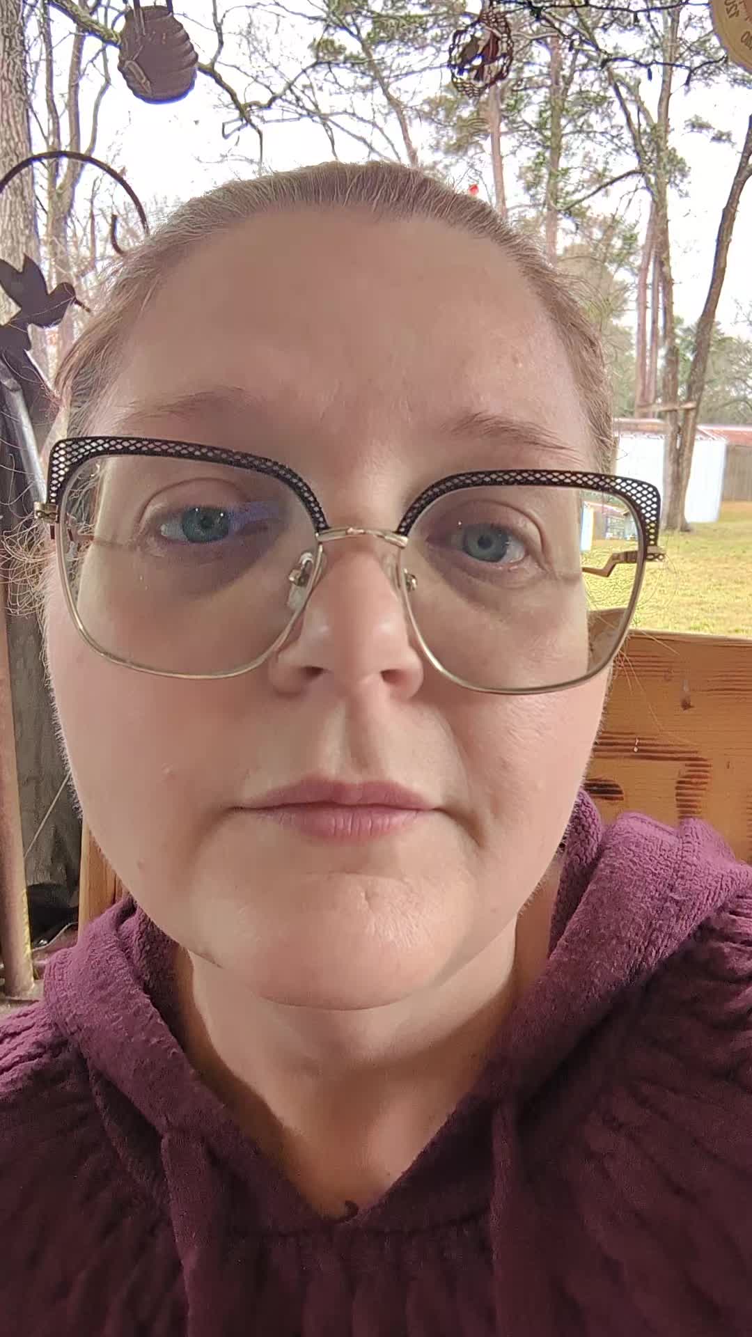 @GeekyNoelleLovesToRead