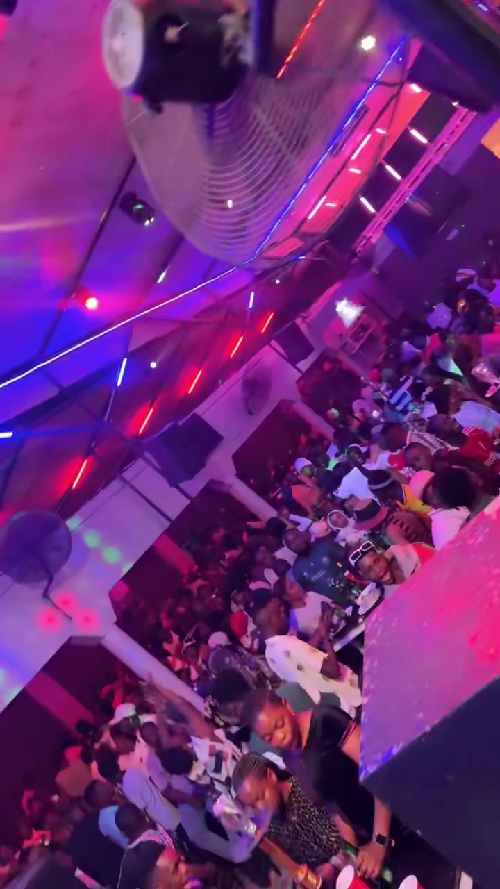 @KissTownBar