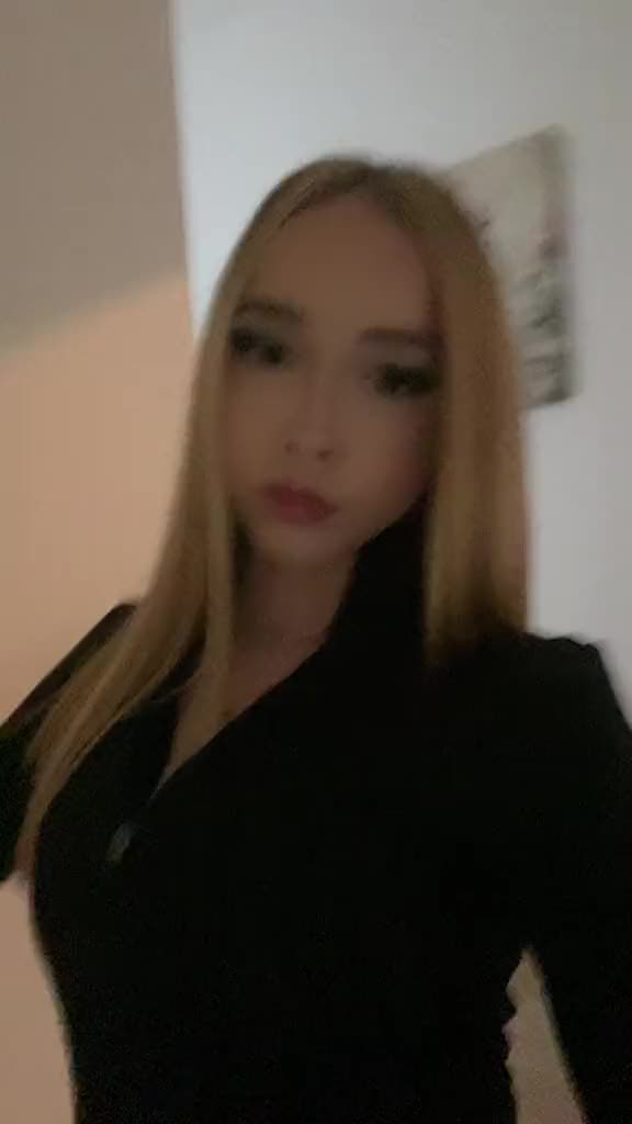 @𝐋𝐨𝐥&rsquo;🦢