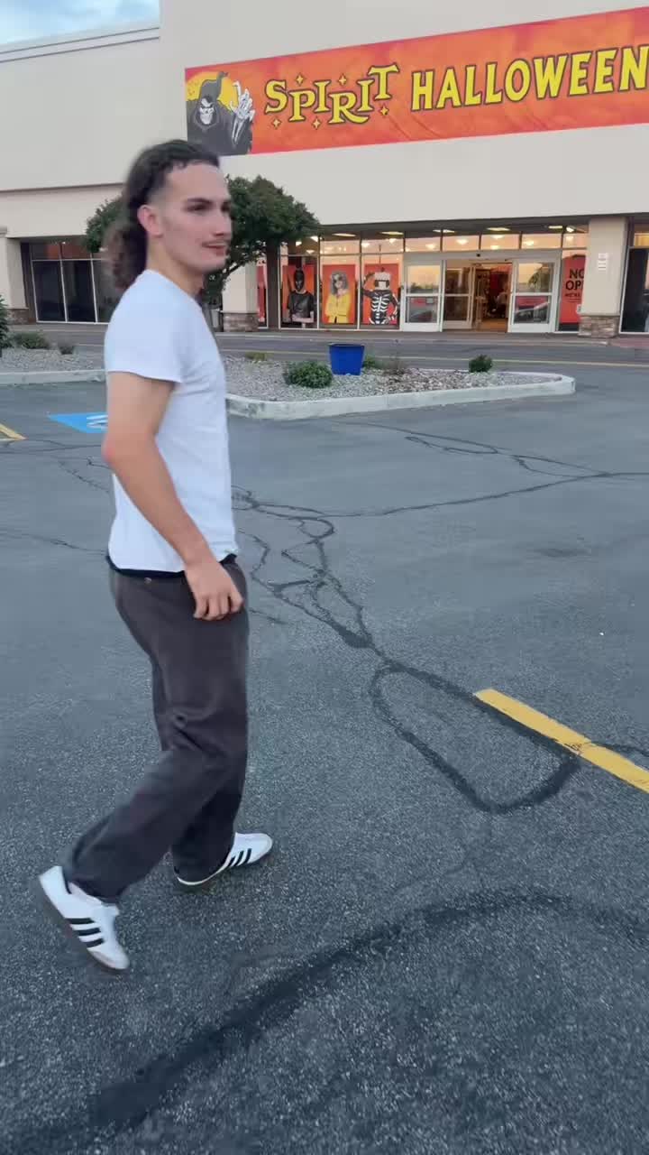 @𝑘𝑒𝑙𝑙𝑦