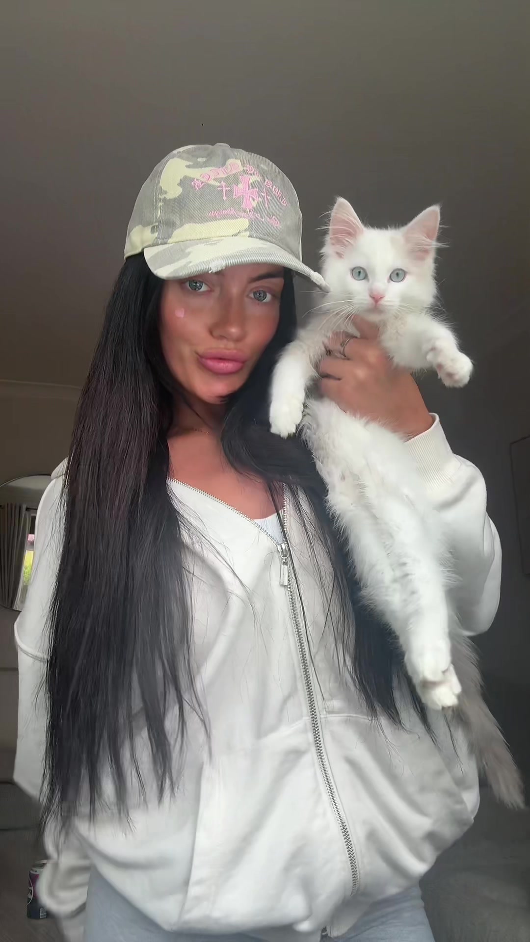 @ChloescnX