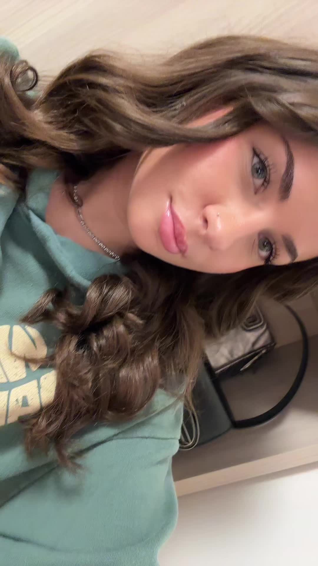 @👸🏼