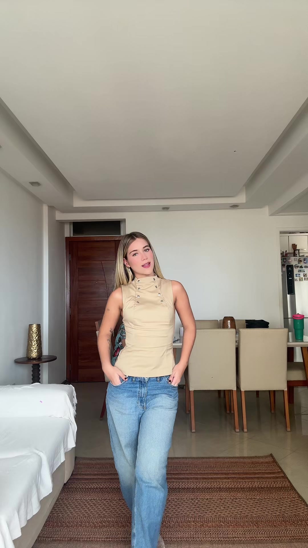 @LARISSA