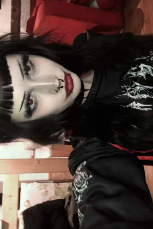 @_rotten.vampire_
