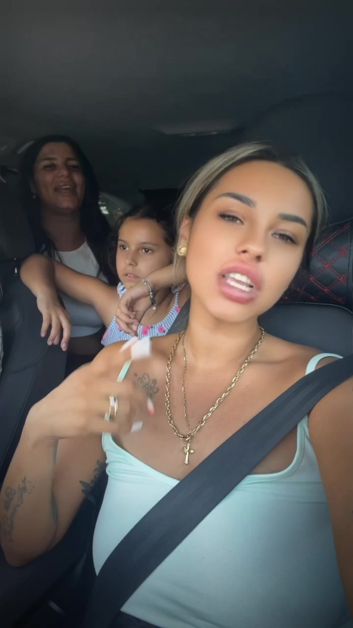 @laryssSebbyCataleya