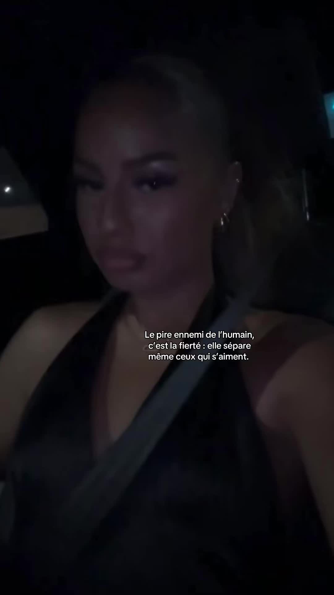 @𝐇