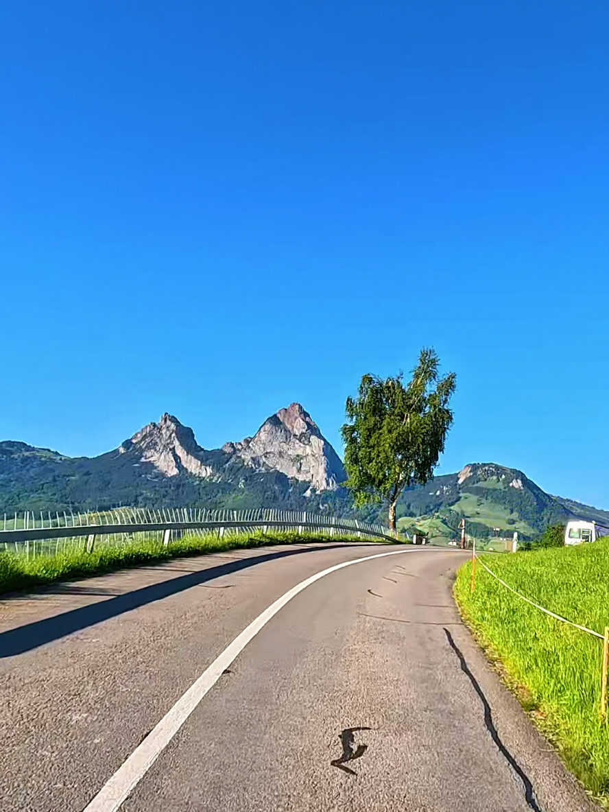 @Momentsfromswitzerland🇨🇭