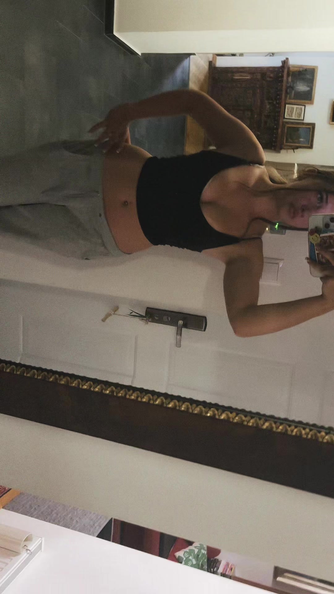 @zselyke