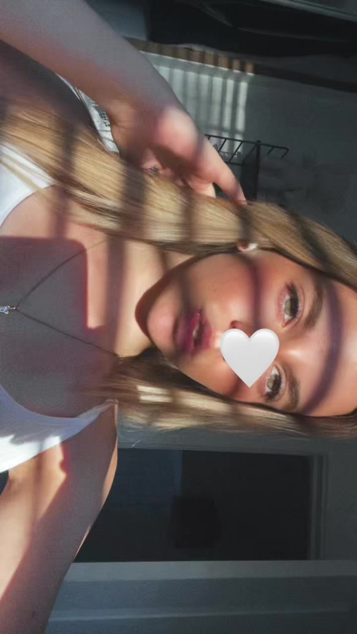 @Izz 🩶🫰🏻