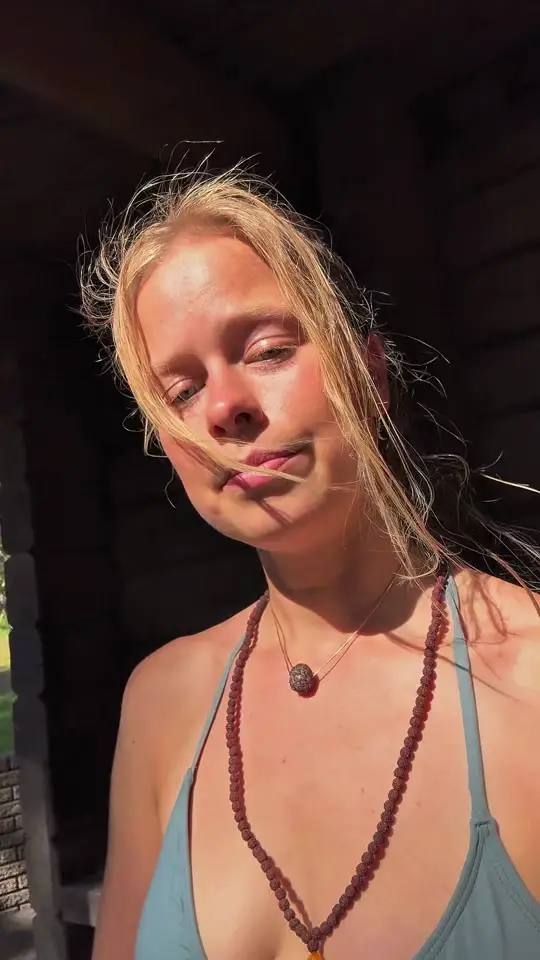 Nina in Sauna (@ninainsauna) - Urlebird