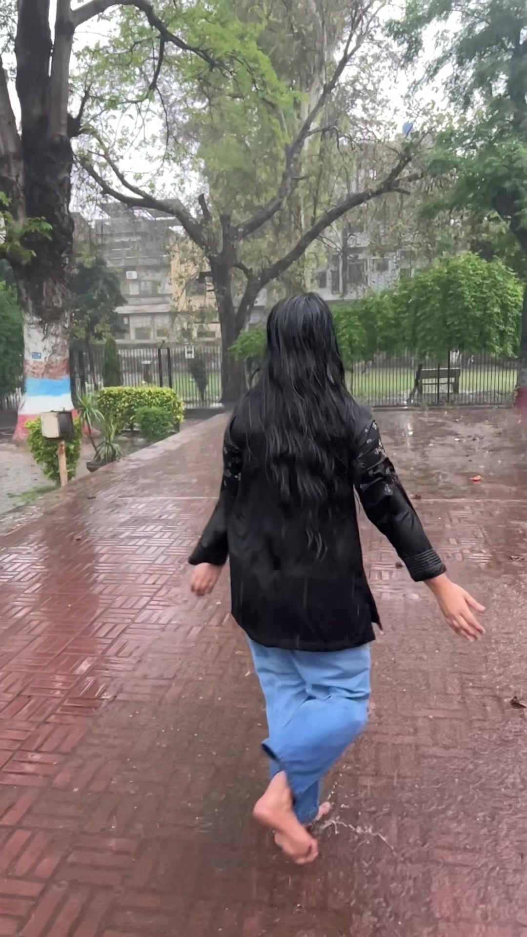 @𓆩 میرا عشق باغی 𓆪