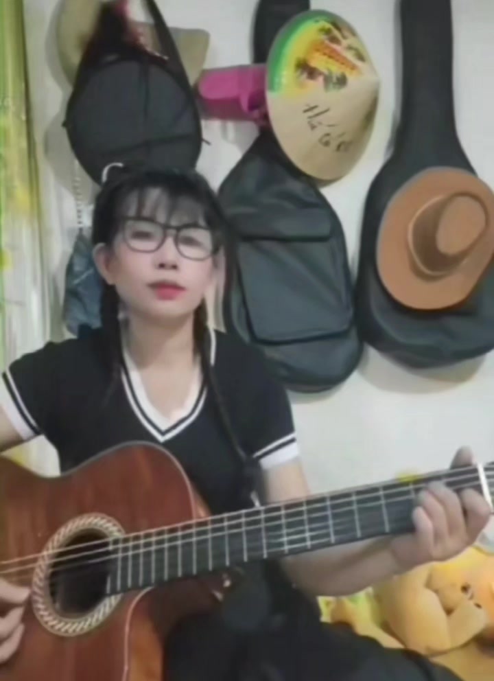 @H&agrave;nh Tr&igrave;nh Học Guitar