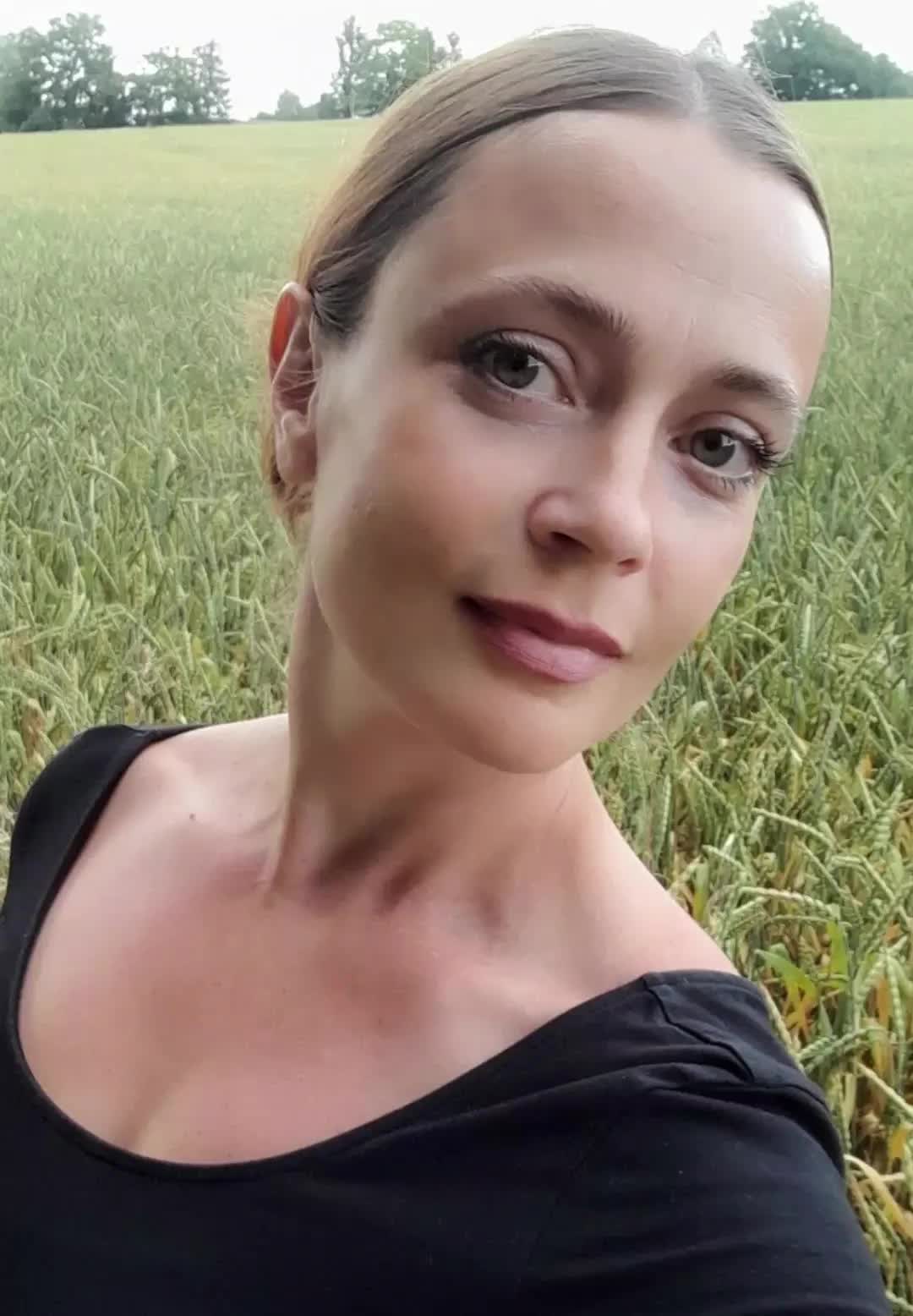 @Elena 🌸