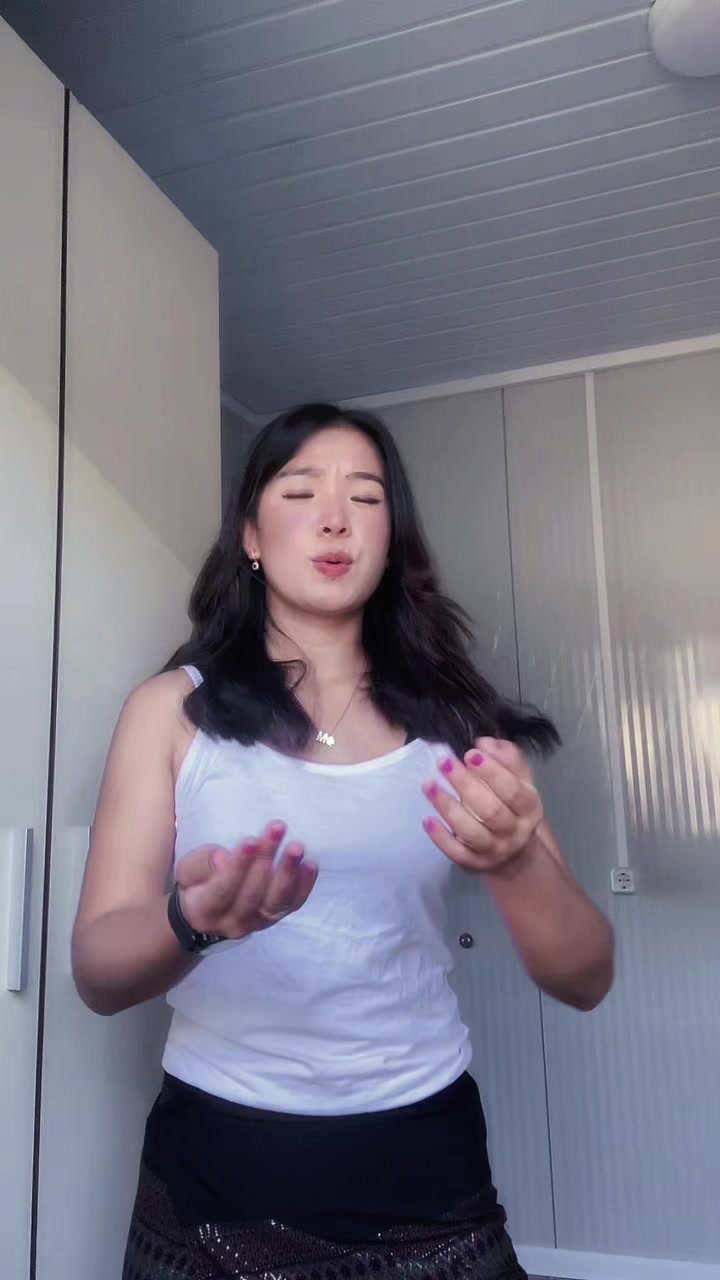 @Gurungsine💝🇳🇵🇪🇺