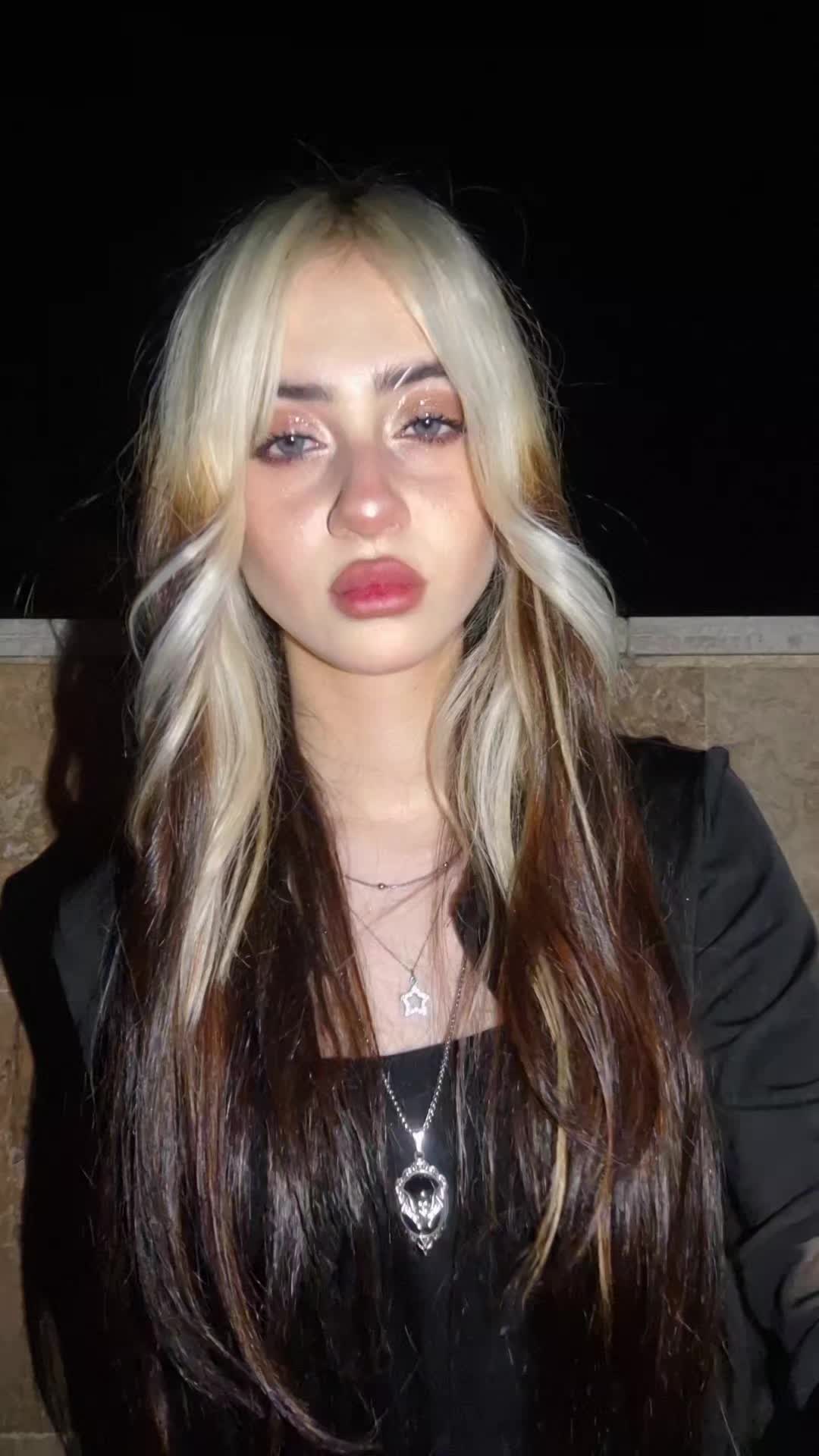 @🐚