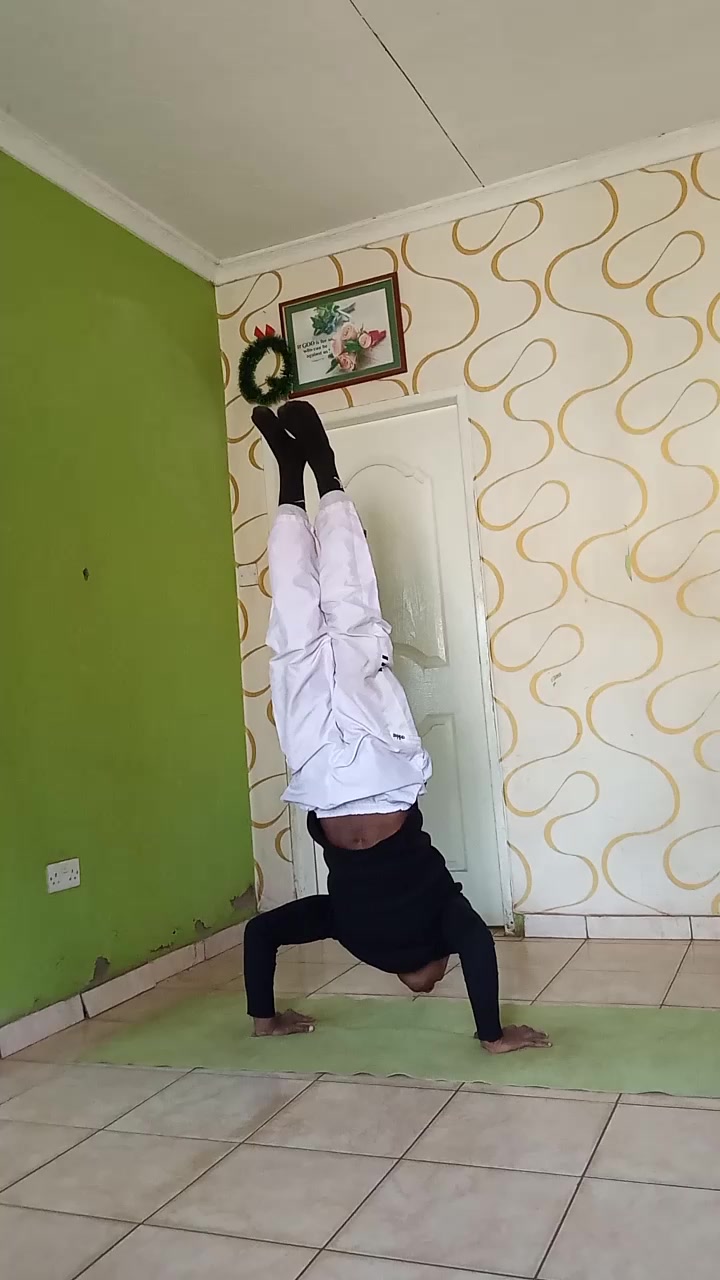 @Praise🕸️