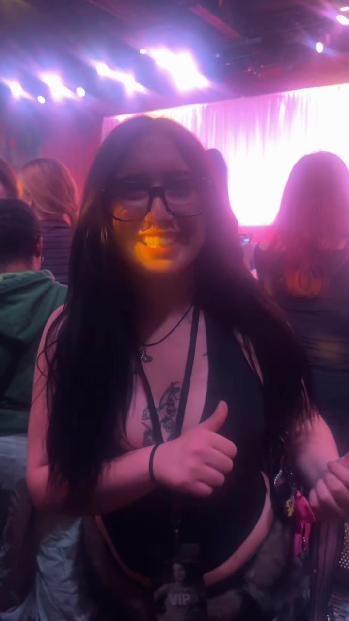 @Emileejo_
