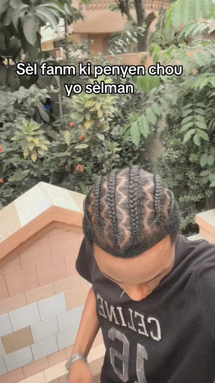@Mr kris boy🧃~🥰