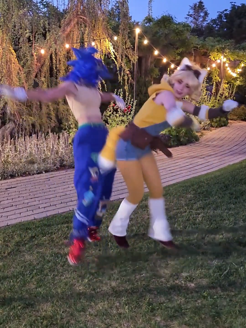 @Halcybella on IG, YT, SC