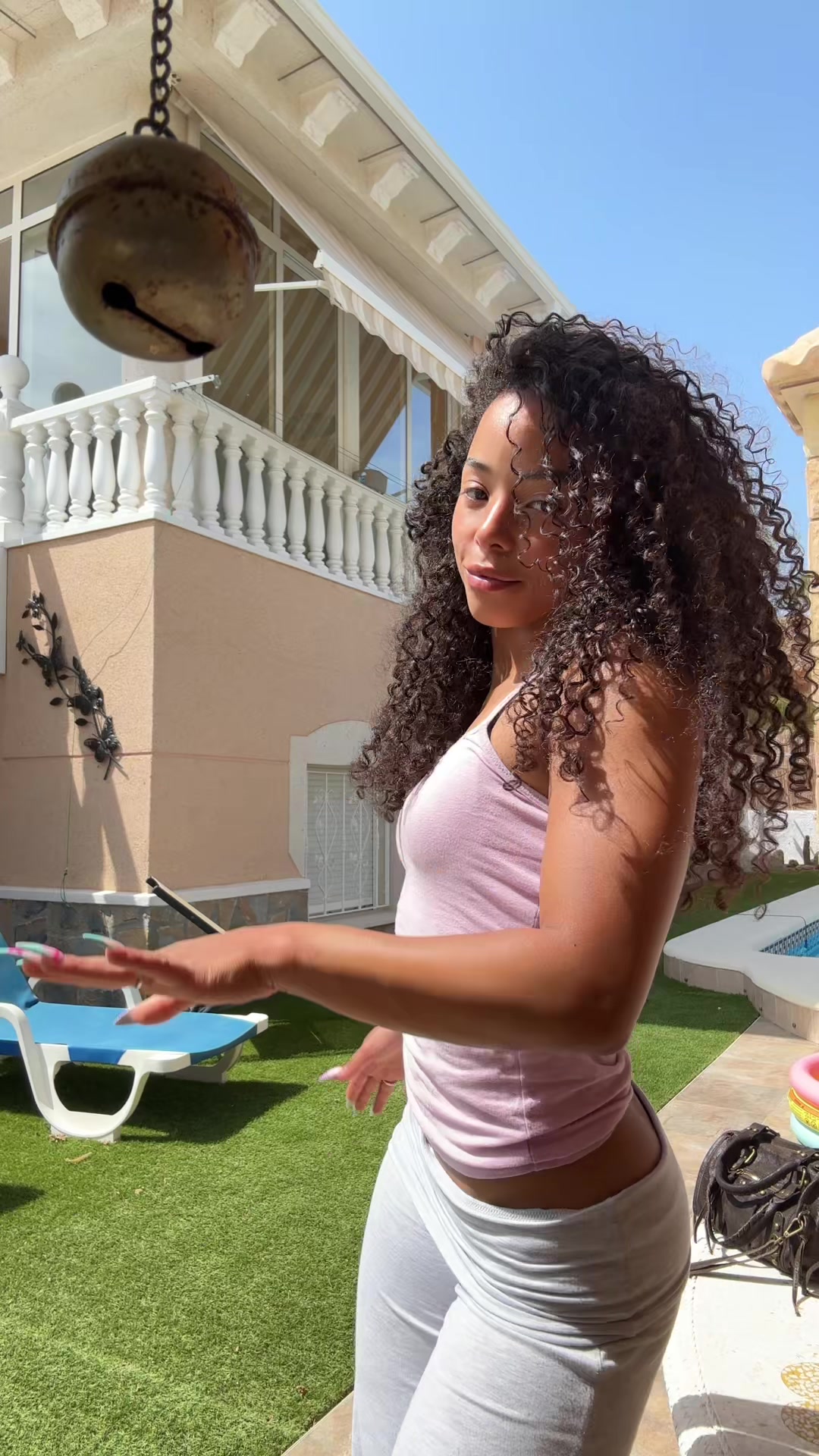 @A&iuml;sha Vis
