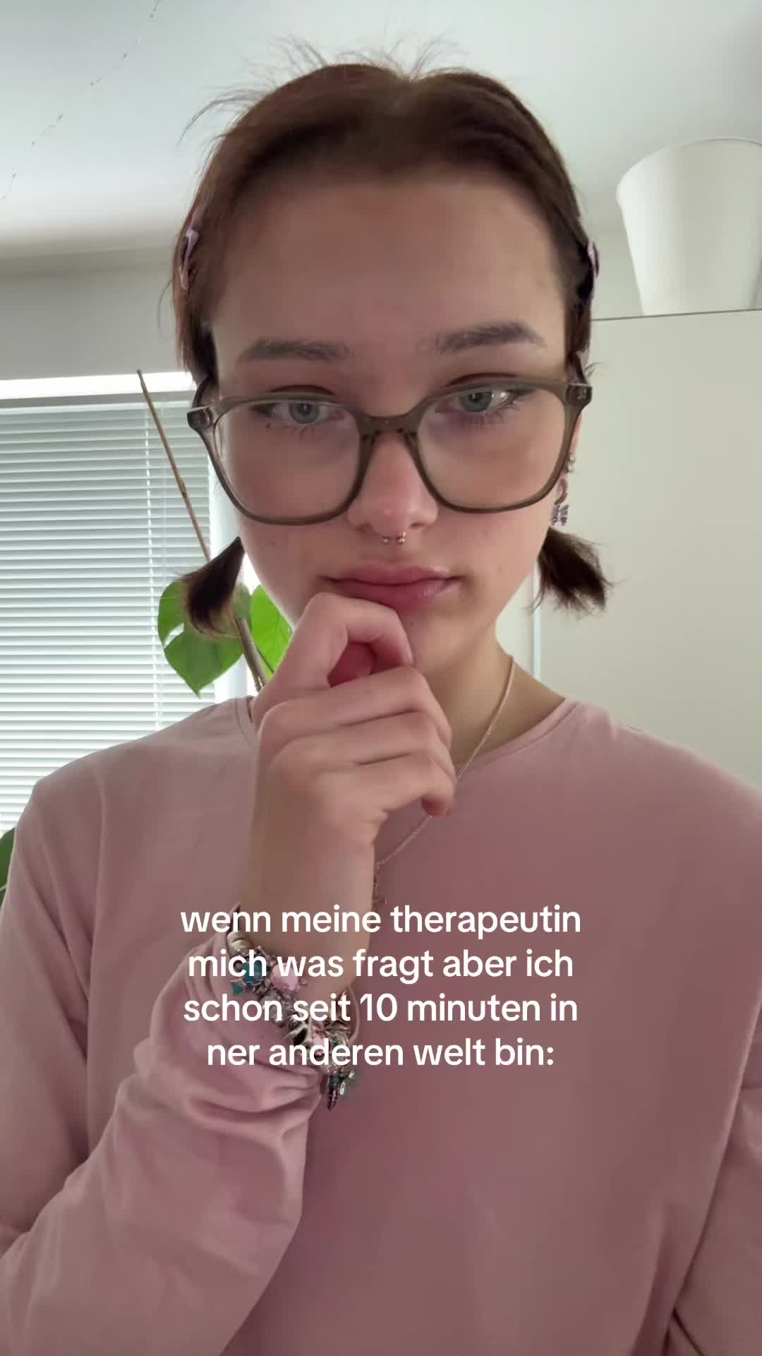 @￴