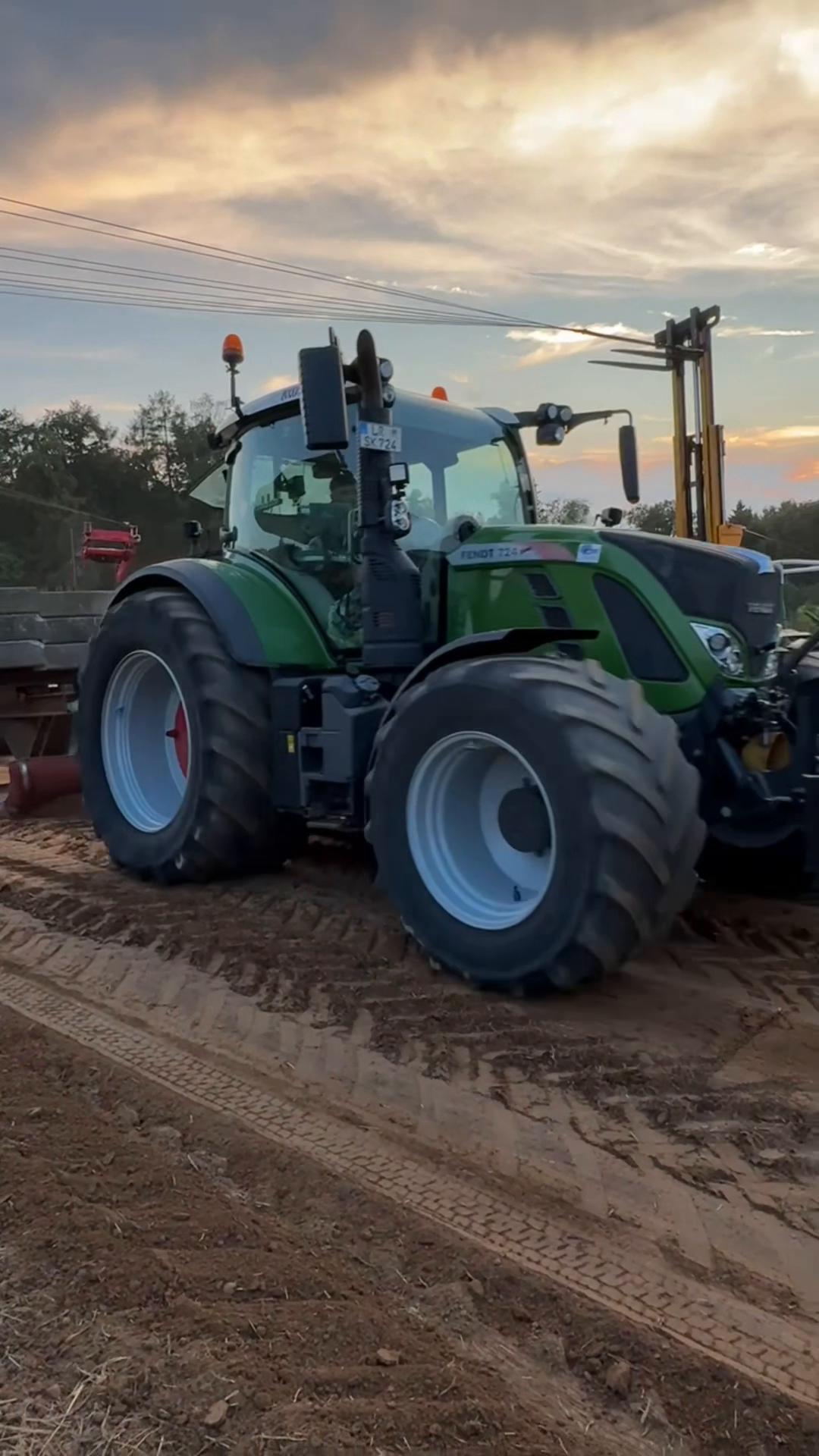 @Deutzfahrerlukas🚜🌾👨🌾