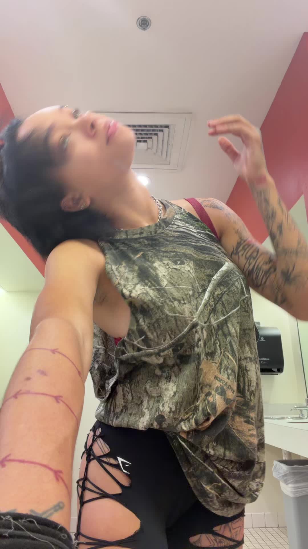 @Navadaqueen